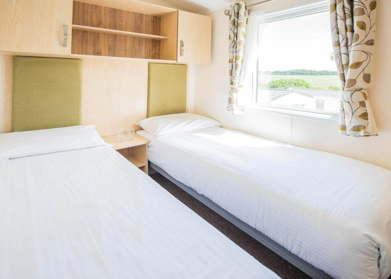 Sandaway Beach Holiday Park Combe Martin Exterior photo